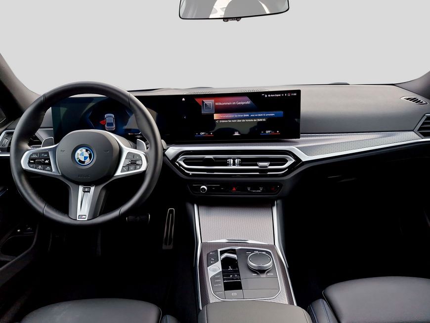 BMW 330e xDrive Aut. - Samsaru's Car Outlet