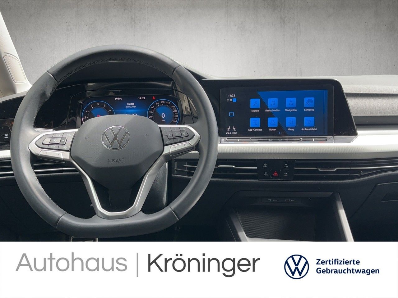 Volkswagen Golf VIII Variant MOVE 1.5 eTSI DSG - Samsaru's Car Outlet