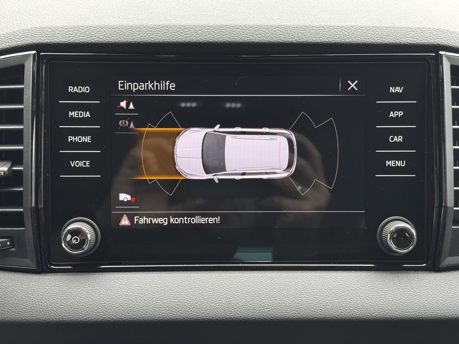 Skoda Karoq 1,5 TSI DSG Sportline 2ZKlimaautomatik ...