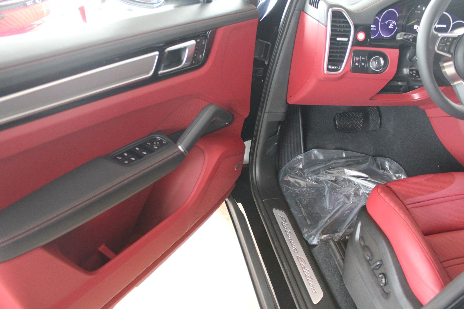 Porsche Cayenne E-Hybrid Platinum Edition/SportChrono