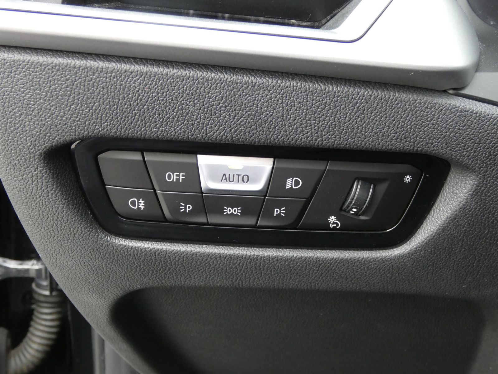 BMW 318d Touring Advantage - Samsaru's Car Outlet