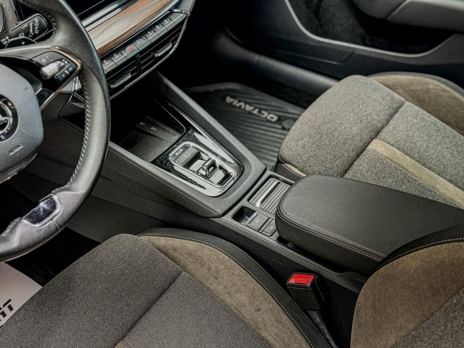 Skoda Octavia Combi Scout 4x4 - Samsaru's Car Outlet