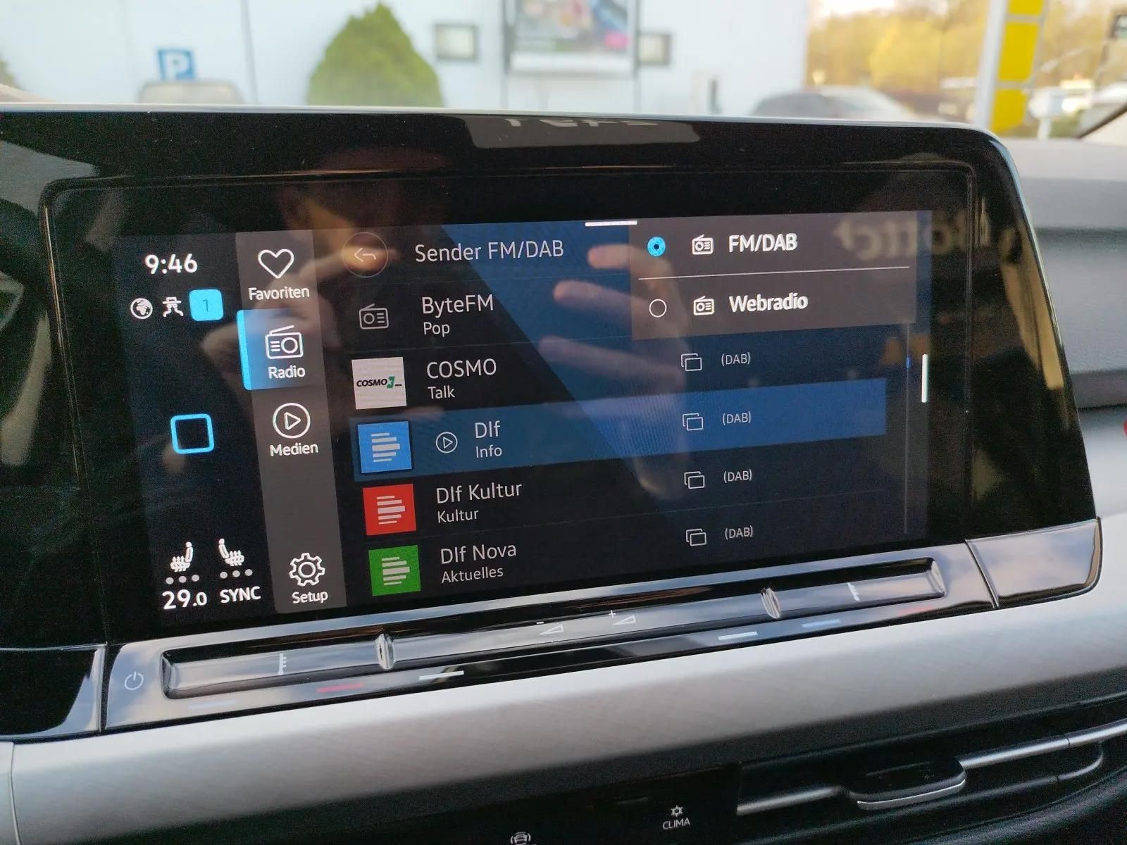 Volkswagen Golf Life 1.5 TSI - Samsaru's Car Outlet