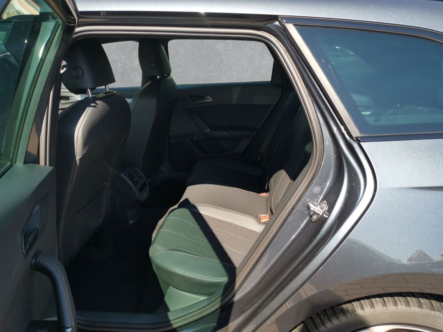 Cupra Leon SPORTSTOURER 1.5 eTSI 110 kW 7-Gang DSG - Samsaru's Car Outlet