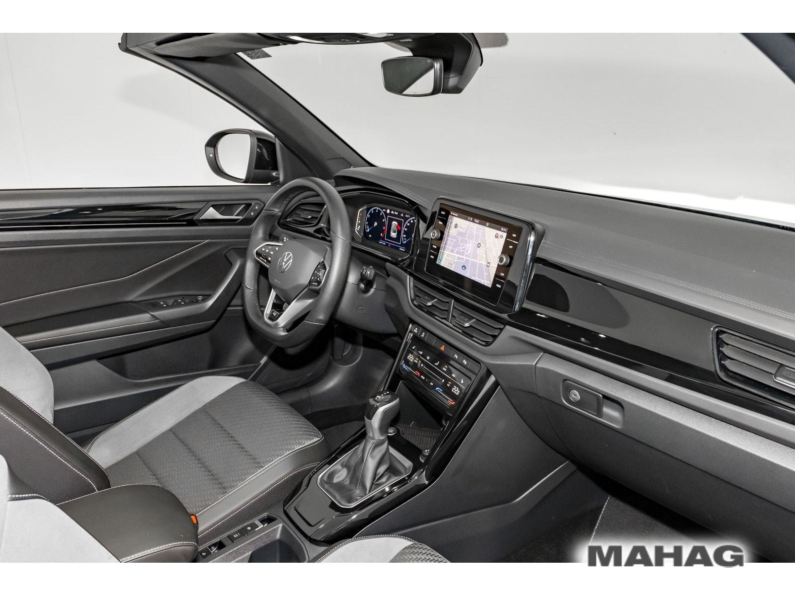 Volkswagen T-Roc R-Line - Samsaru's Car Outlet