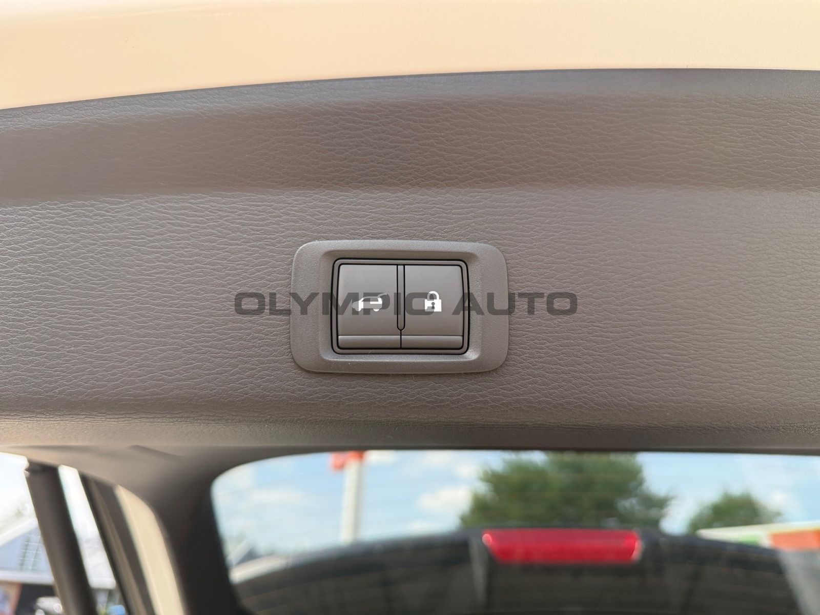 Mitsubishi Plug-in Hybrid Outlander 2,4l  Intro Edition CAM