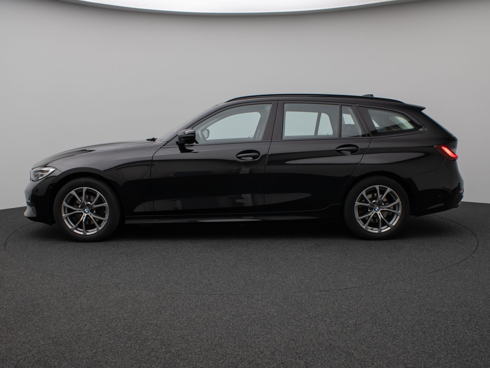 BMW 320d SportLine - Samsaru's Car Outlet