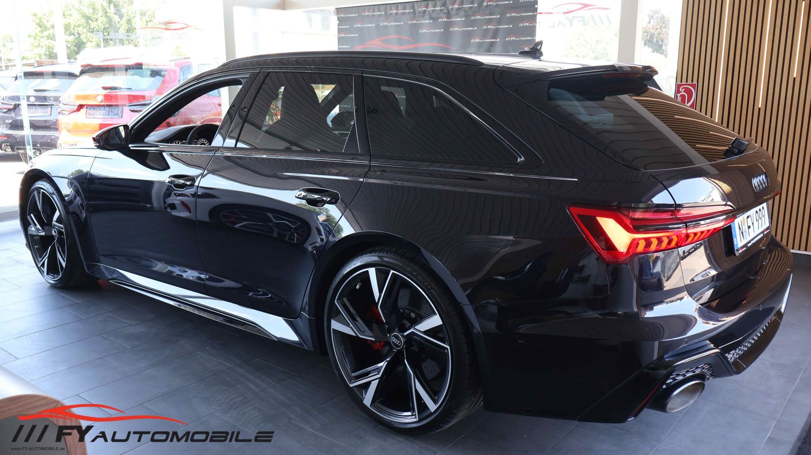 Audi RS6 4.0 TFSI quattro Keramic* Pano* AHK* Carbon