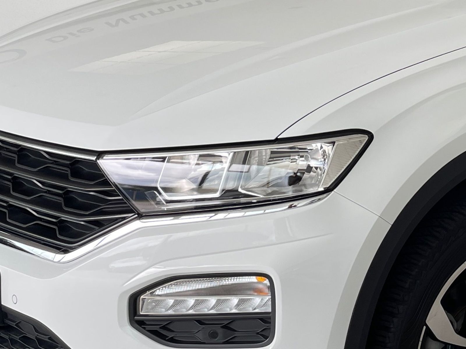 Volkswagen T-Roc 1.5 TSI Active - Samsaru's Car Outlet