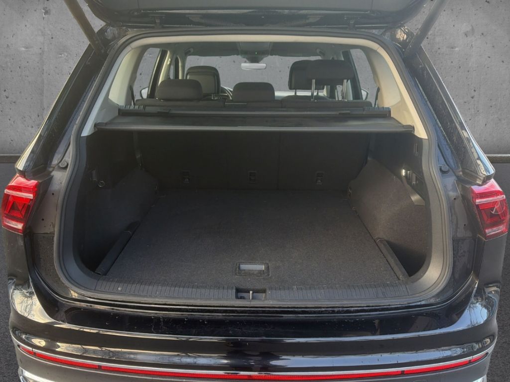 Volkswagen Tiguan Allspace 4x4 2.0 TDI DSG AHK IQ.Light SHZ