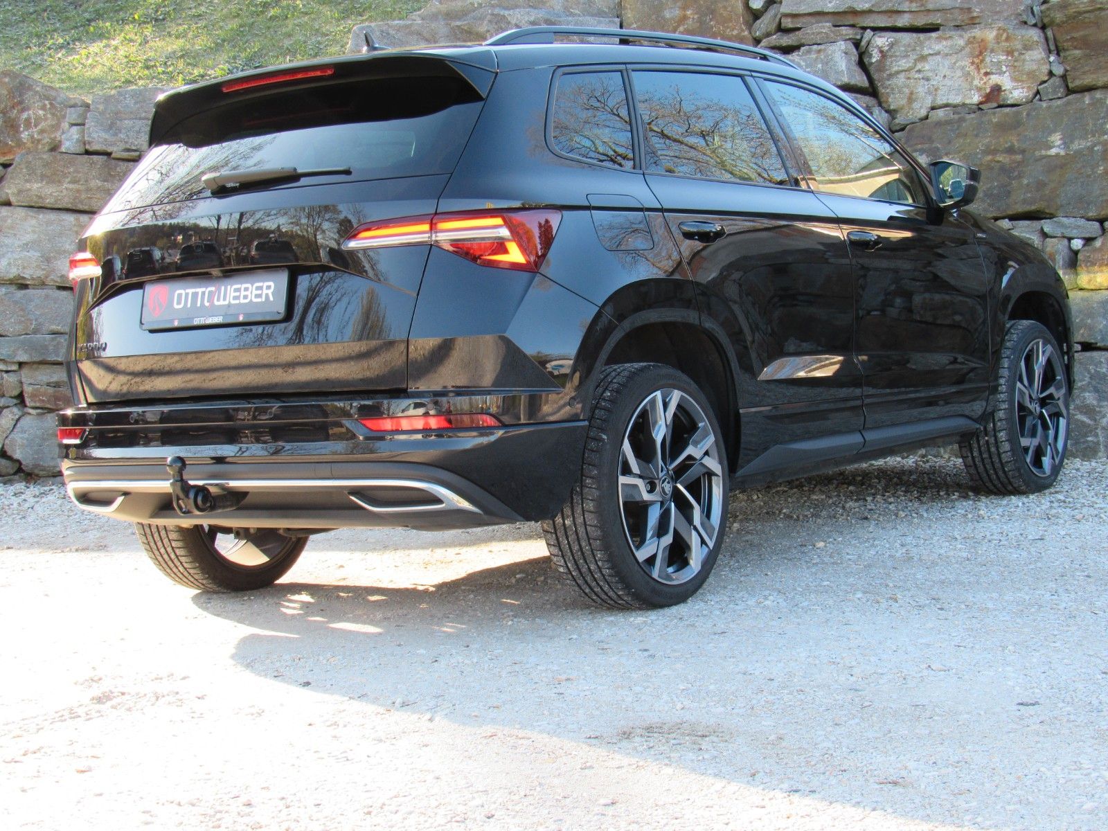 Skoda Karoq Sportline 1.5 TSI AHK 360° TRAVEL PANO
