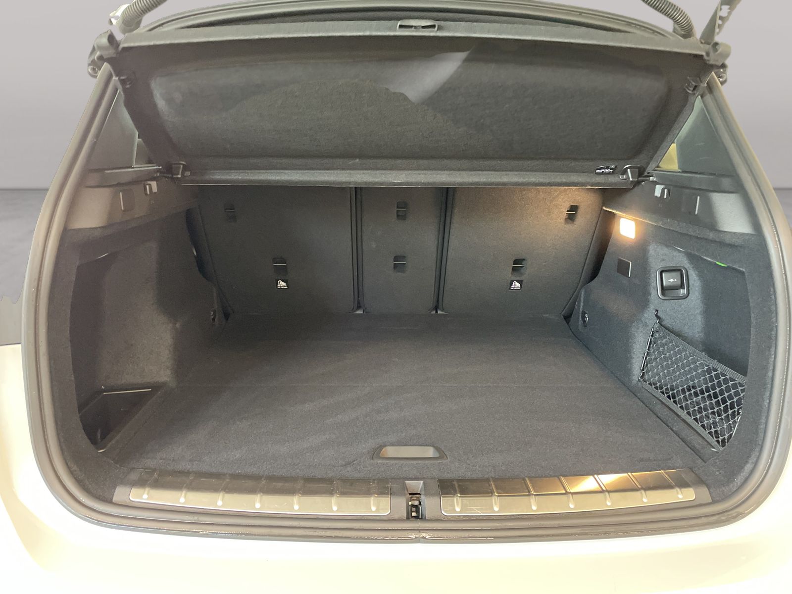 BMW X1 xDrive25e Sport Line - Samsaru's Car Outlet