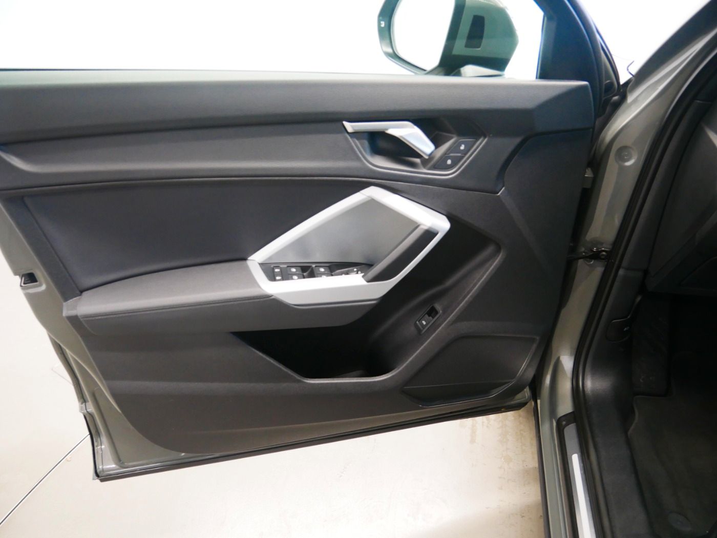 Audi Q3 35 TDI quattro advanced - Samsaru's Car Outlet