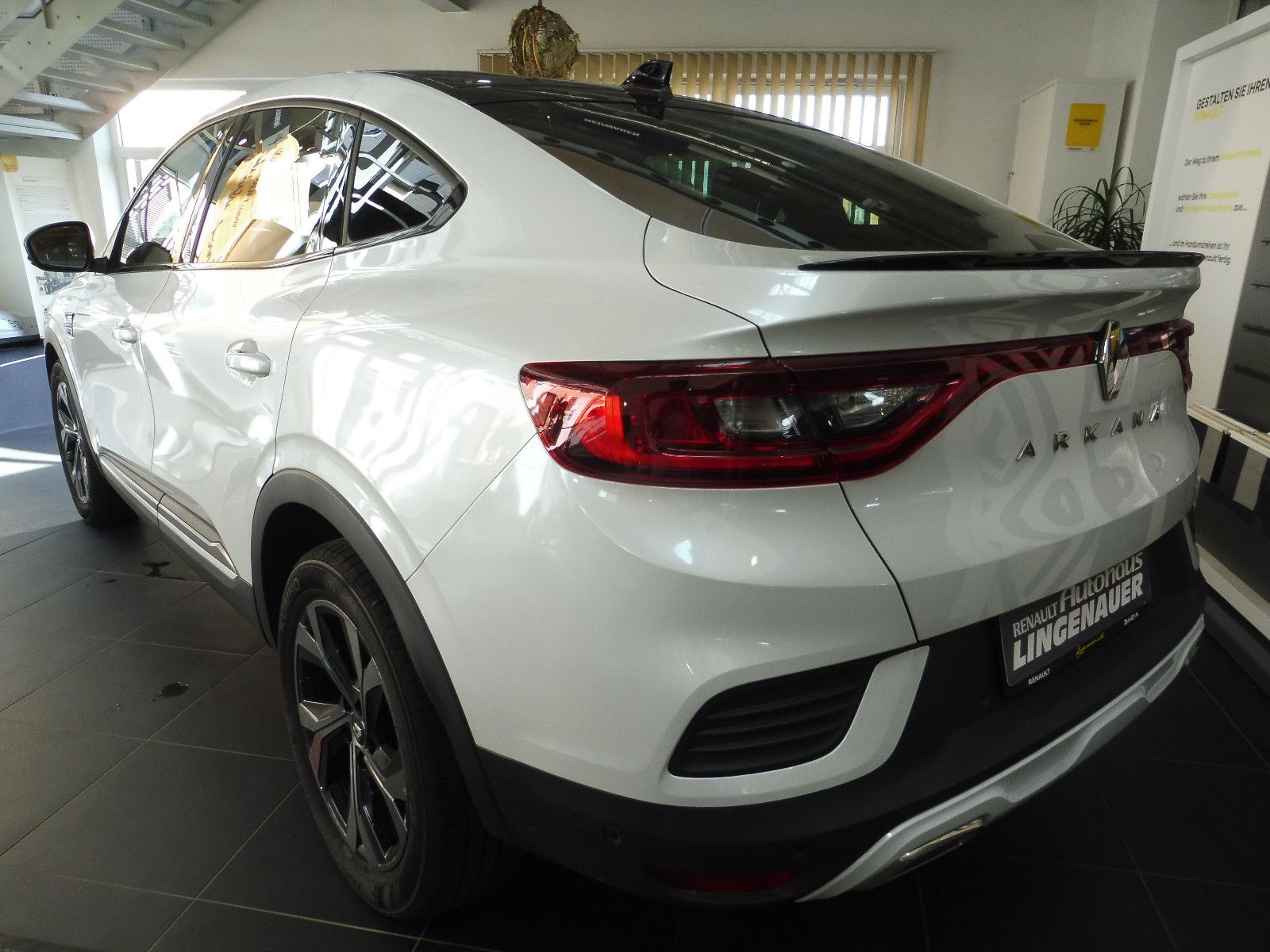 Renault Arkana R.S. Line TCe 160 - Samsaru's Car Outlet