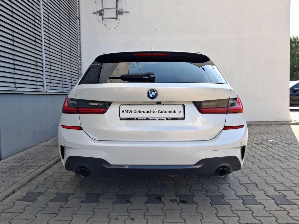 BMW 330e Touring M Sport - Samsaru's Car Outlet