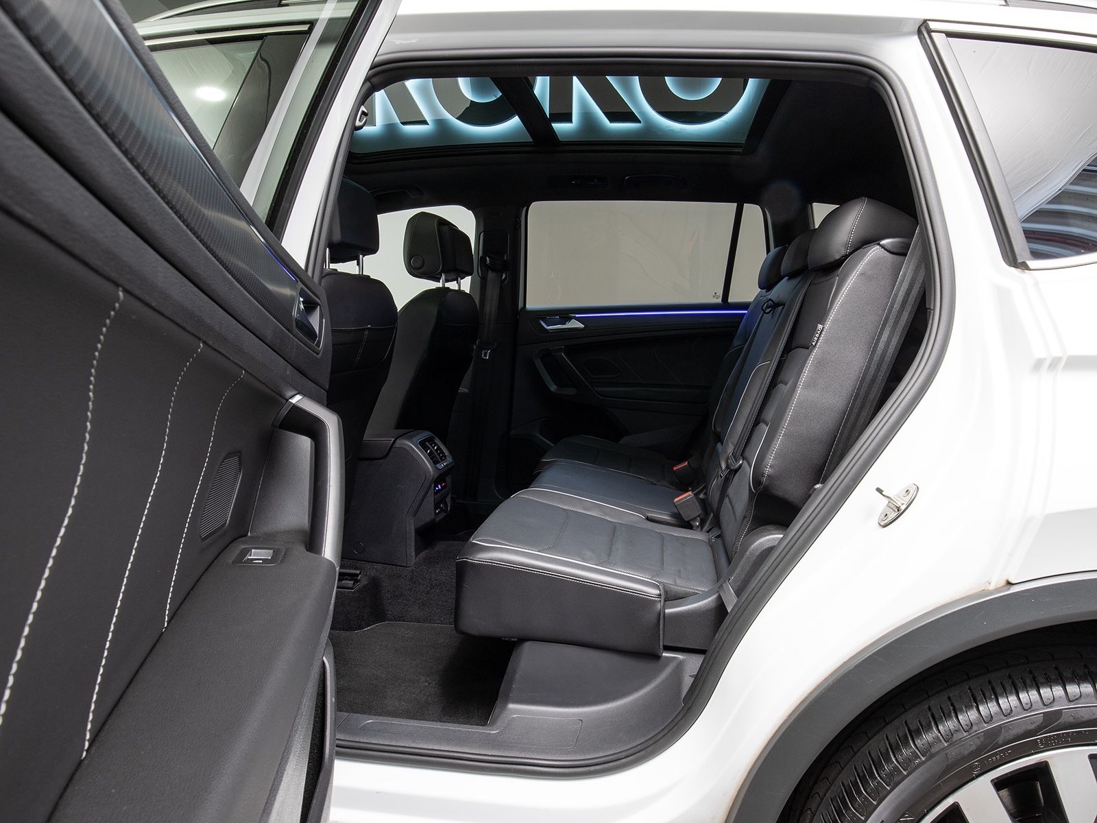 Volkswagen Tiguan Allspace R-Line 4M 7-Sitzer 360°MEGAVOLL
