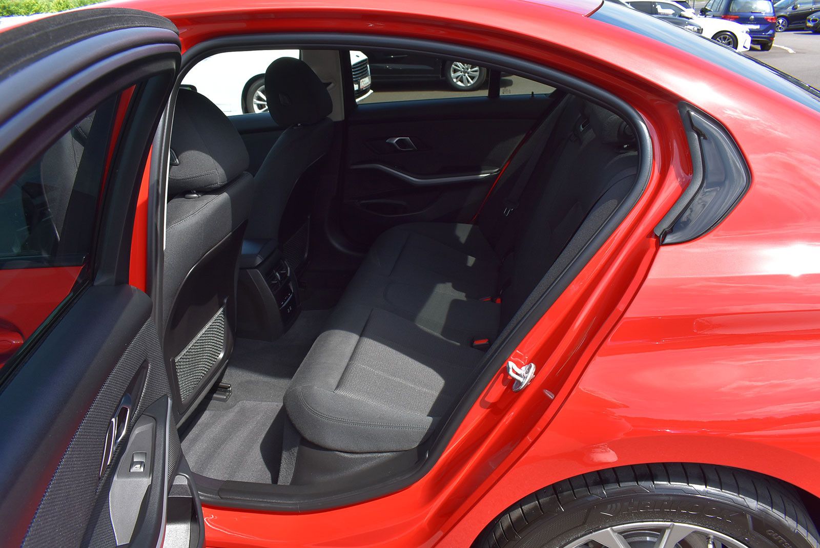 BMW 320 d xDrive - Samsaru's Car Outlet