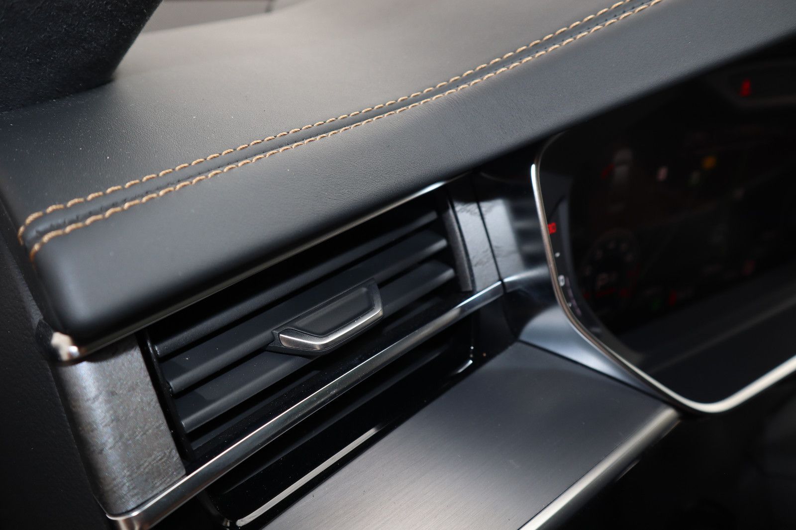 Audi A8 55 TFSI exclusive - Samsaru's Car Outlet