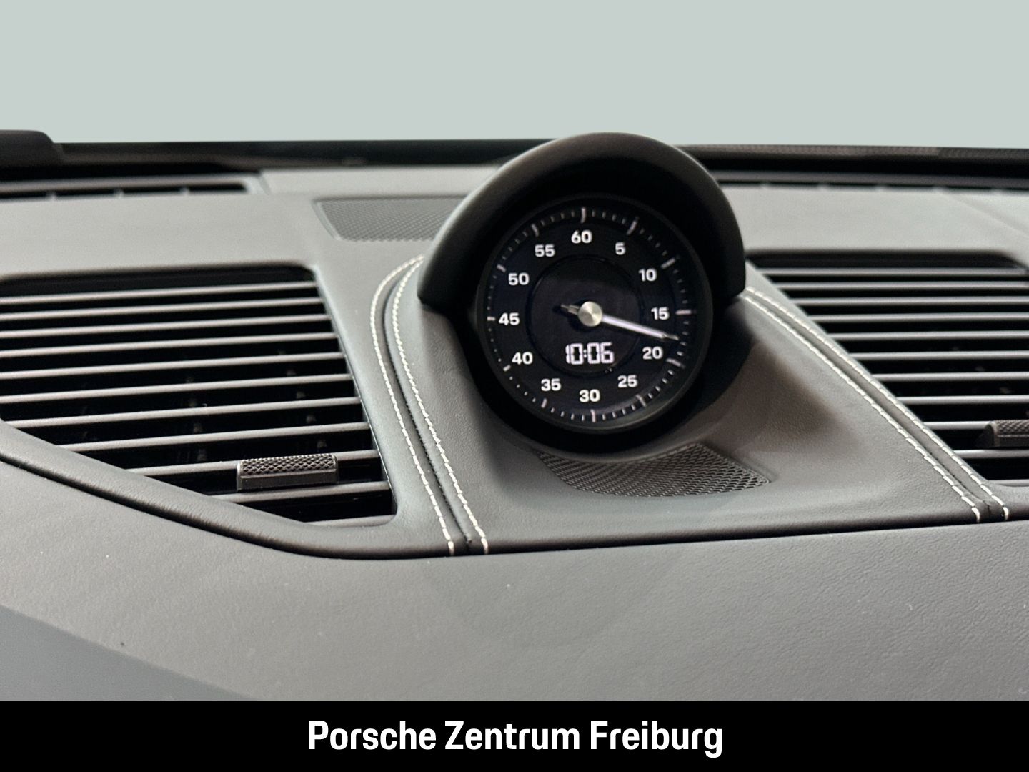 Porsche 992 911 Targa 4 GTS Burmester Sportabgasanlage