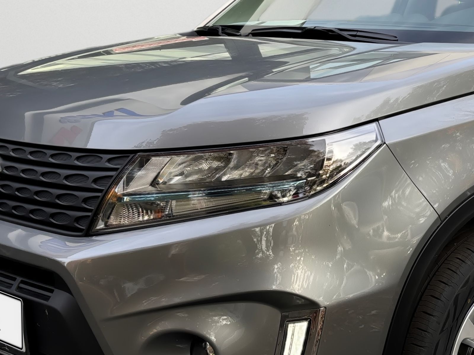 Suzuki VITARA 1.4 CLUB HYBRID - Samsaru's Car Outlet