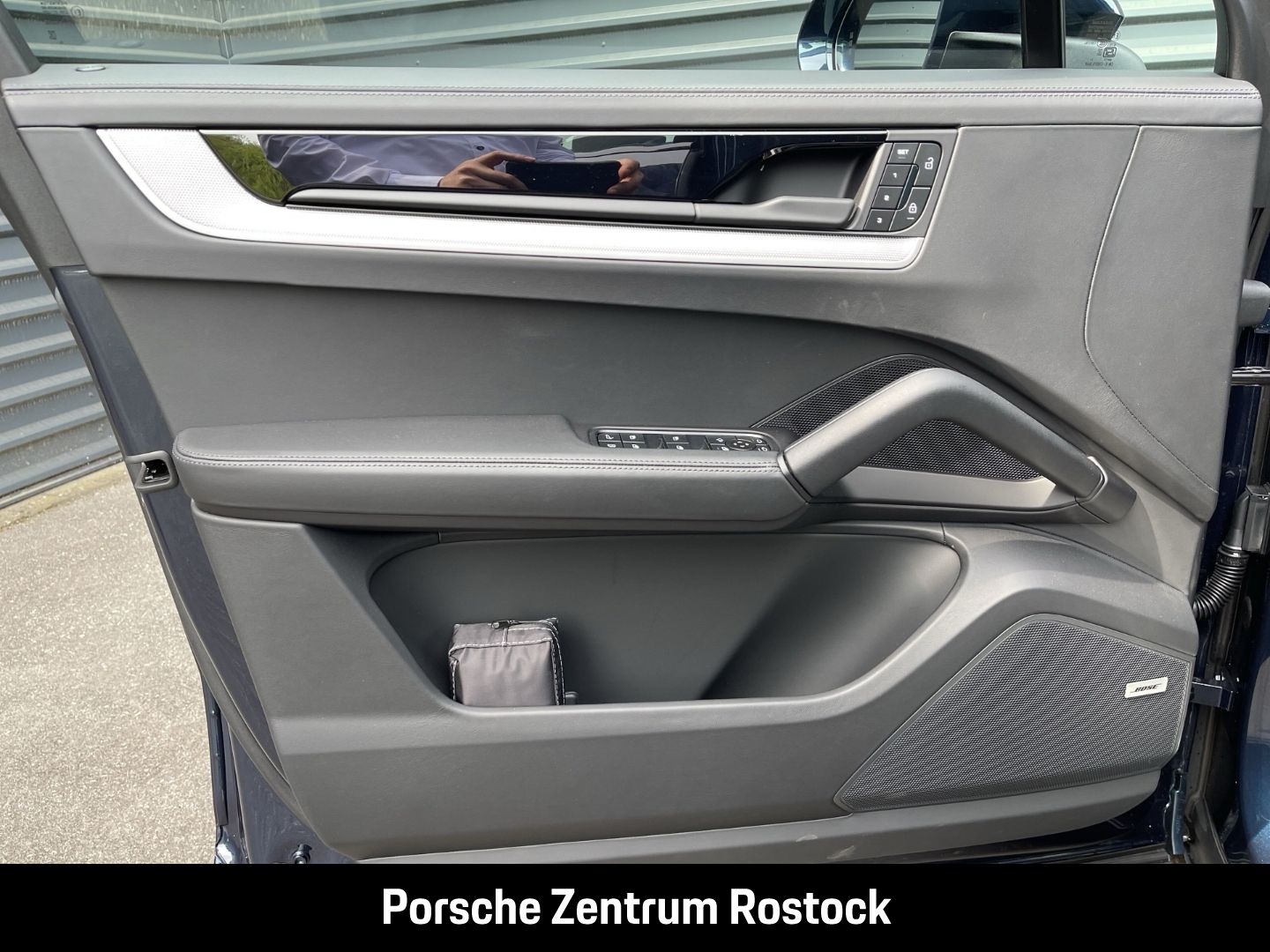 Porsche Cayenne E-Hybrid Coupe Panorama Surround-View