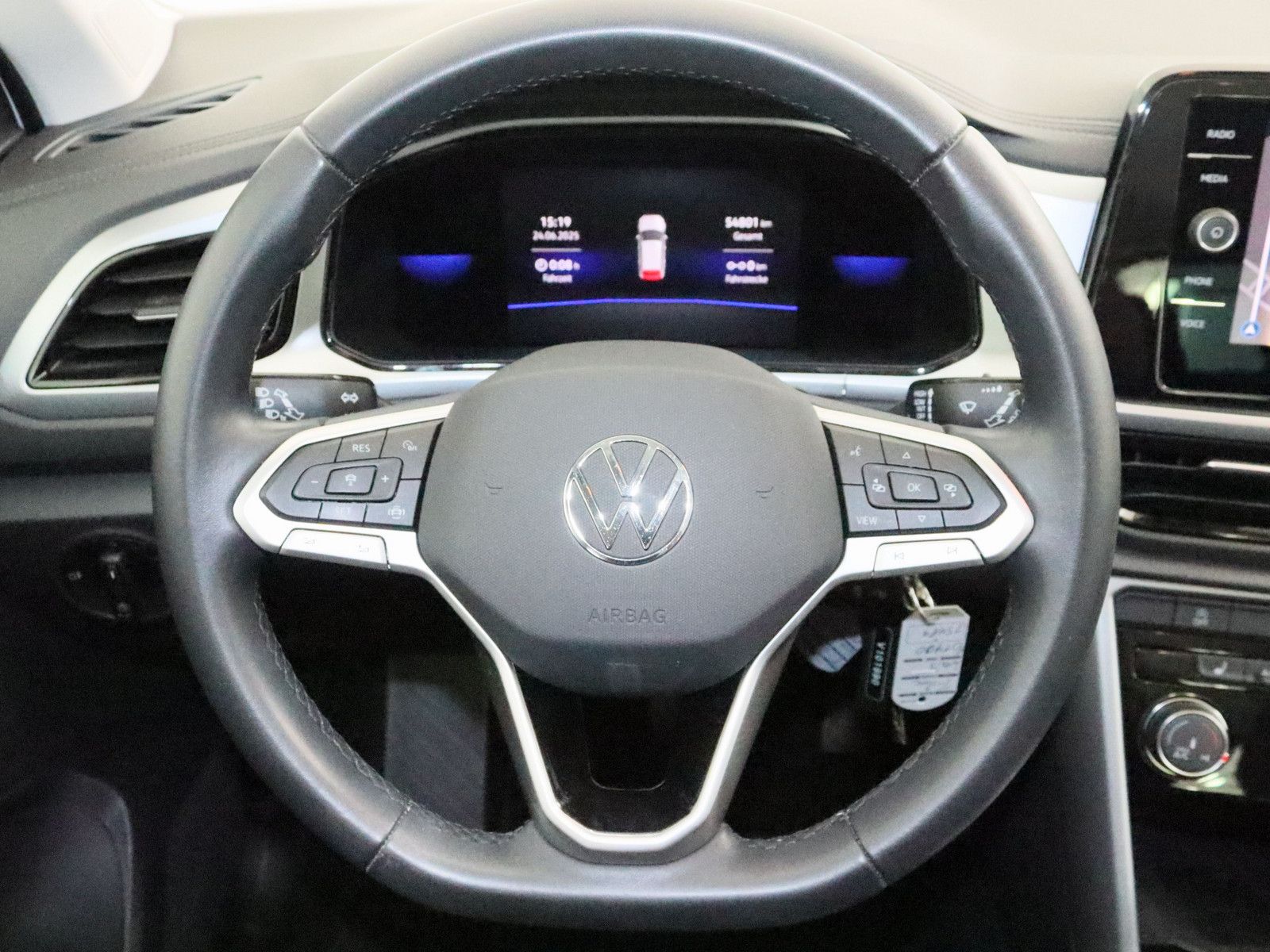 Volkswagen T-Roc 1.5 TSI Life - Samsaru's Car Outlet