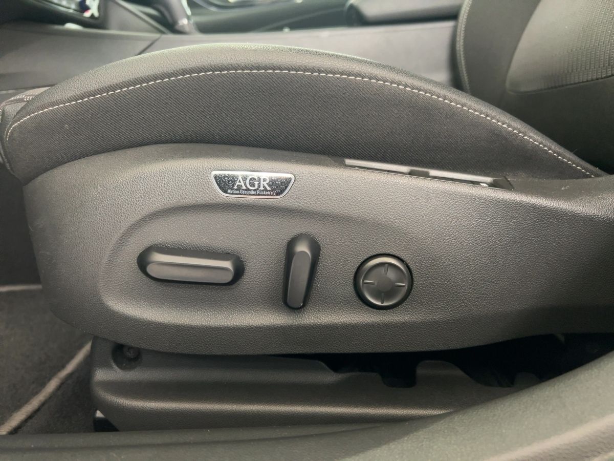 Opel Insignia 2.0 CDTI Elegance - Samsaru's Car Outlet