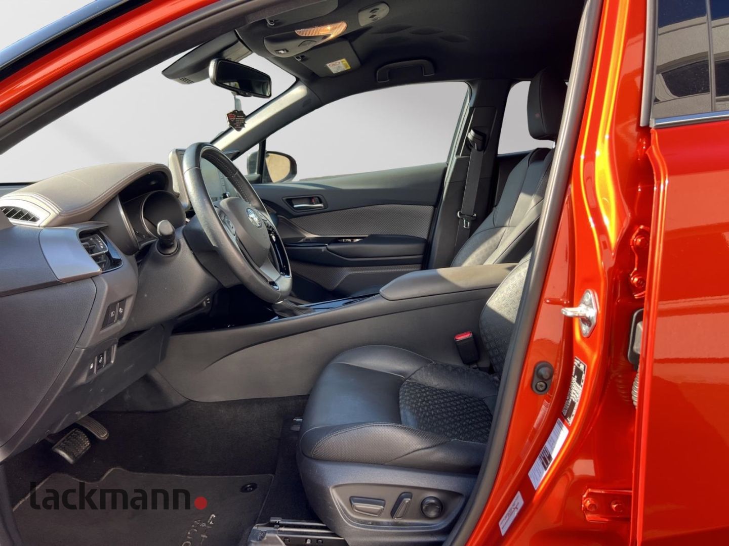 Toyota C-HR 2.0 Hybrid Orange Edition - Samsaru's Car Outlet