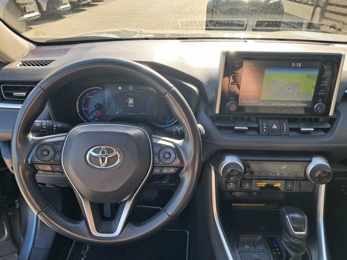 Toyota RAV4 Hybrid 4x4 - Samsaru's Car Outlet