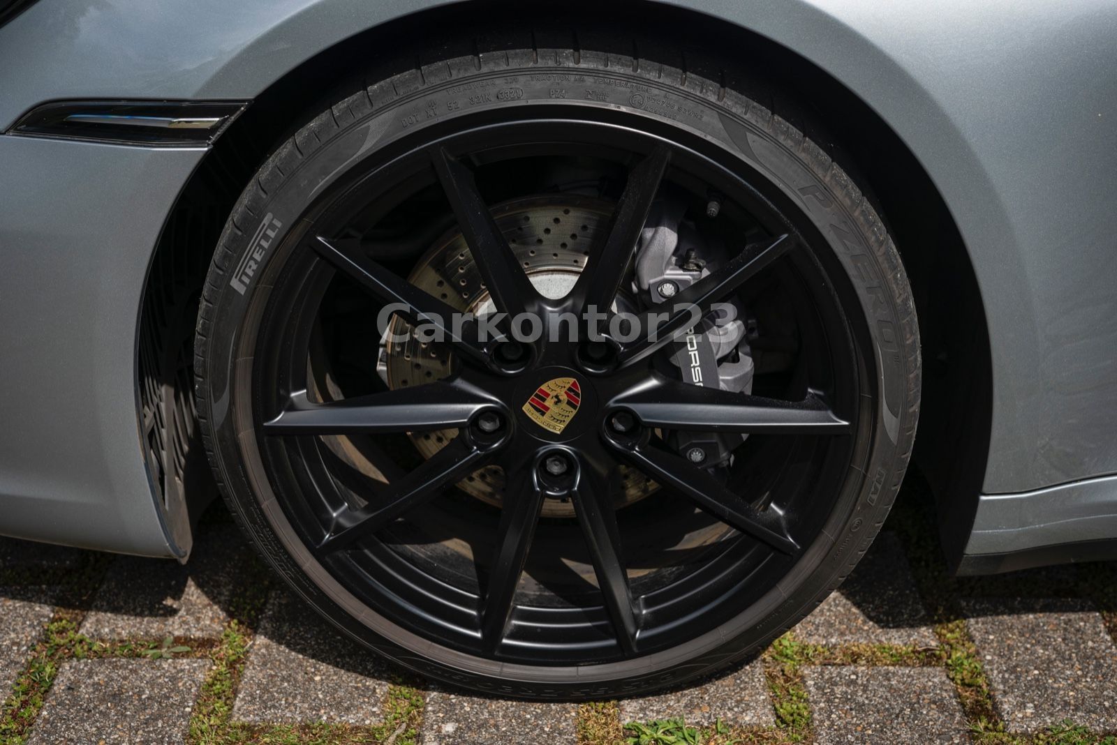 Porsche 992 Carrera - Samsaru's Car Outlet