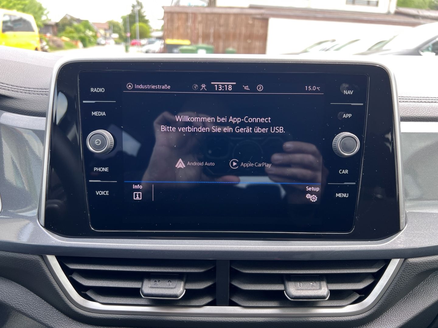 Volkswagen T-Roc 1.0TSI Style - Samsaru's Car Outlet