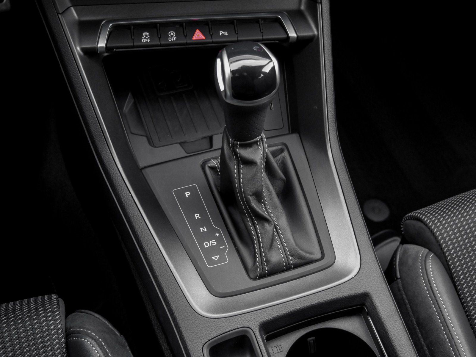 Audi Q3 35 S LINE BLACKPAK AHK CAM ACC ALU19 eKLAPPE