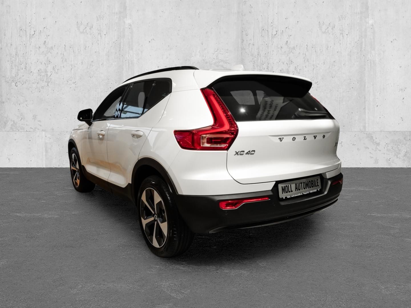 Volvo XC40 B3 Benzin Plus Dark - Samsaru's Car Outlet