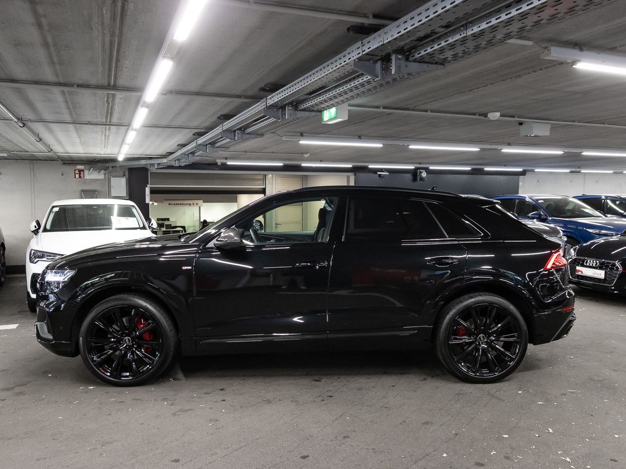 Audi Q8 50 TDI quattro S line Matrix AHK Pano 23''