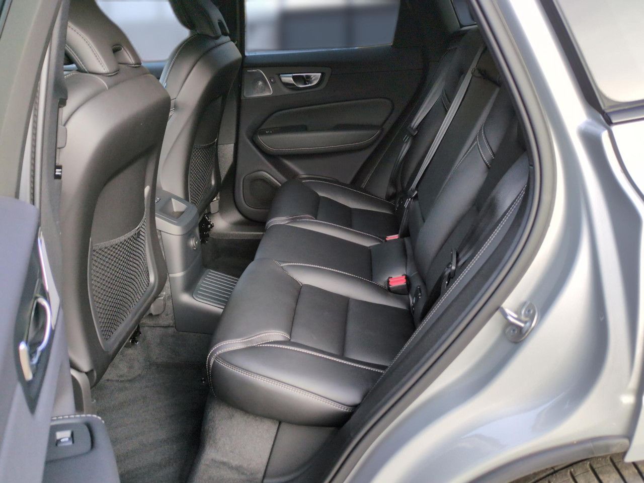 Volvo XC60 T8 Recharge Ultra Dark Plug-In Hybrid AWD