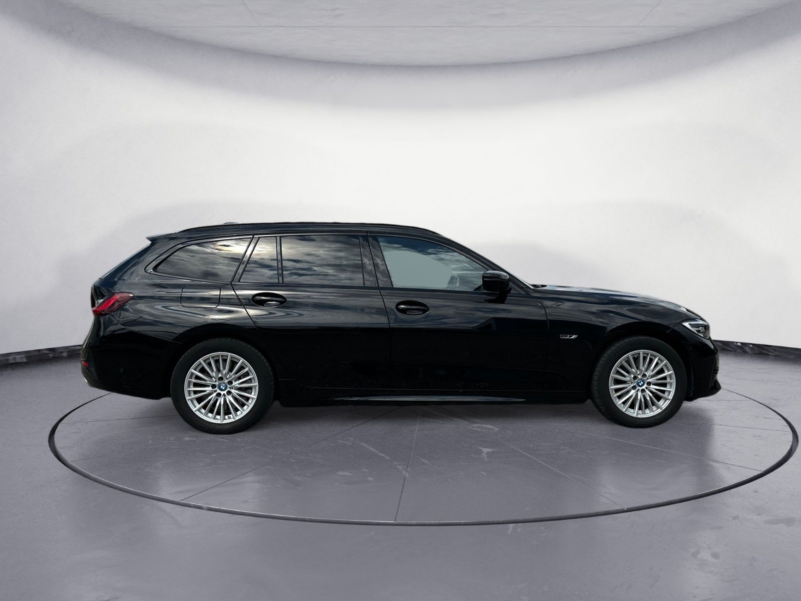 BMW 320e Touring Sport Line - Samsaru's Car Outlet
