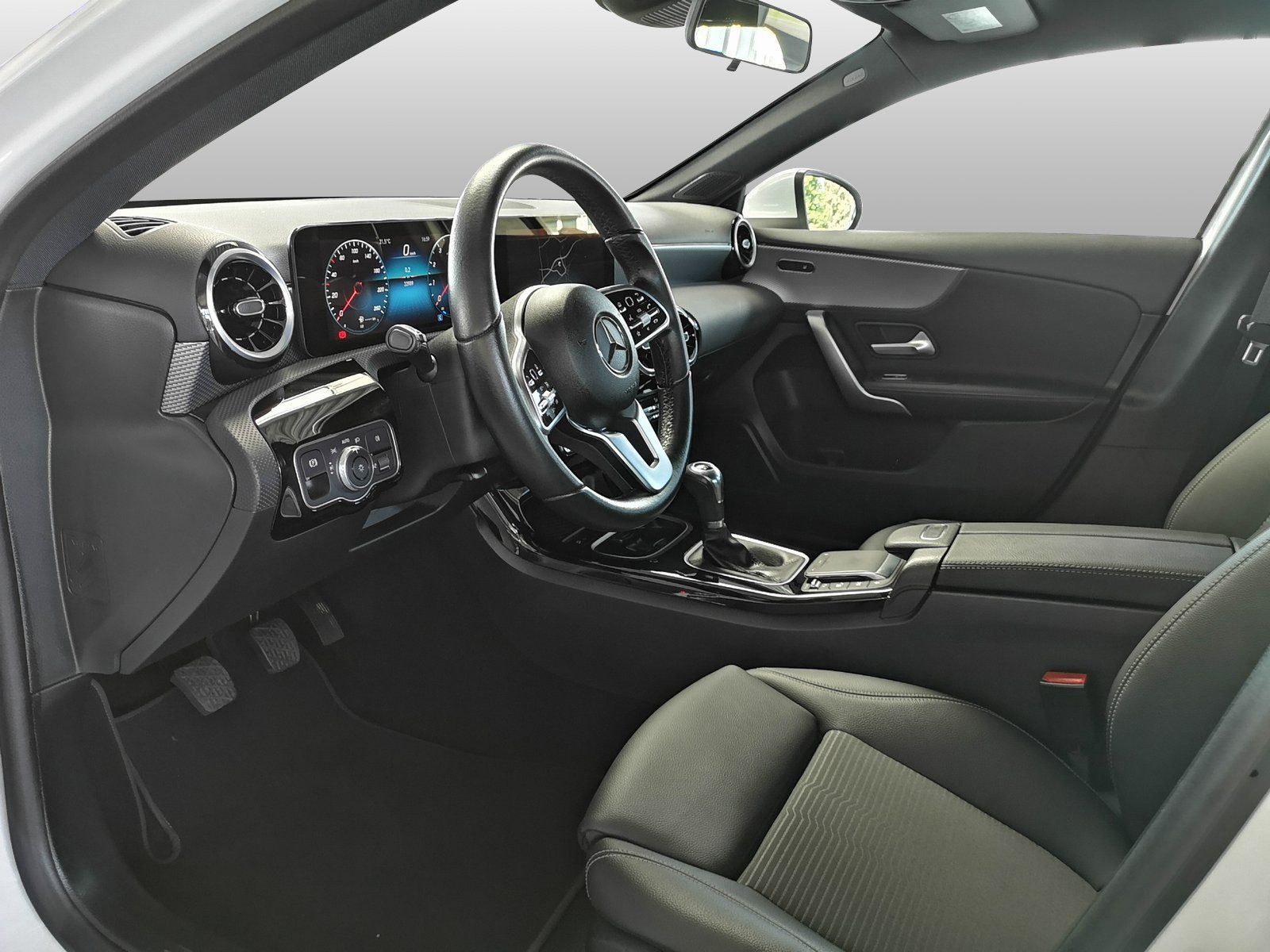 Mercedes-Benz A 180 Progressive - Samsaru's Car Outlet