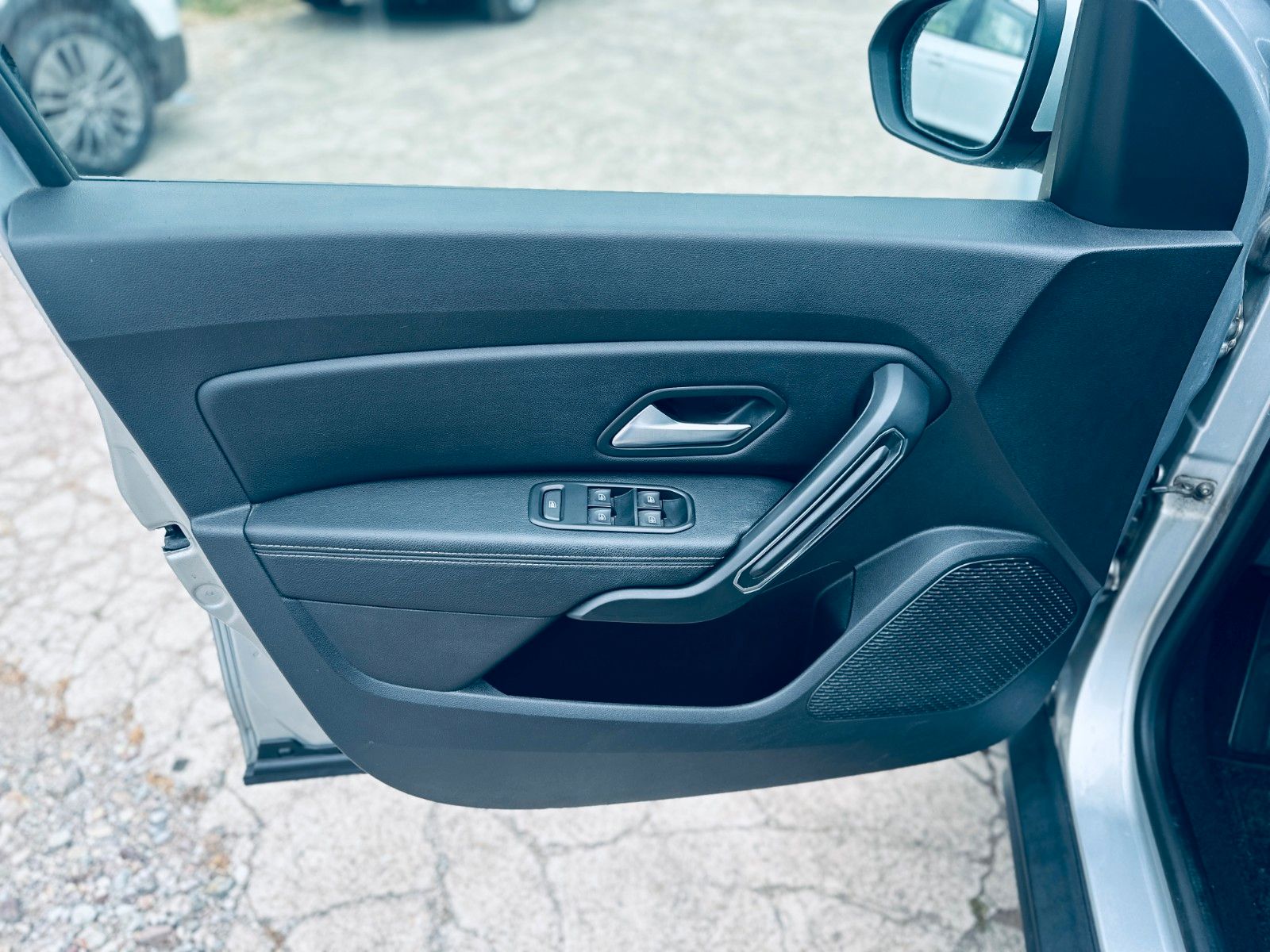Dacia Duster Prestige 4WD - Samsaru's Car Outlet