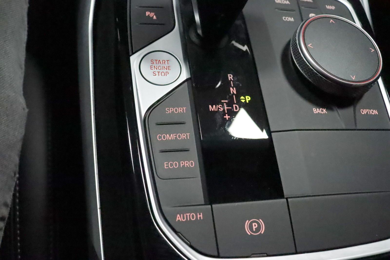 BMW 320 Sport Line Touring - Samsaru's Car Outlet
