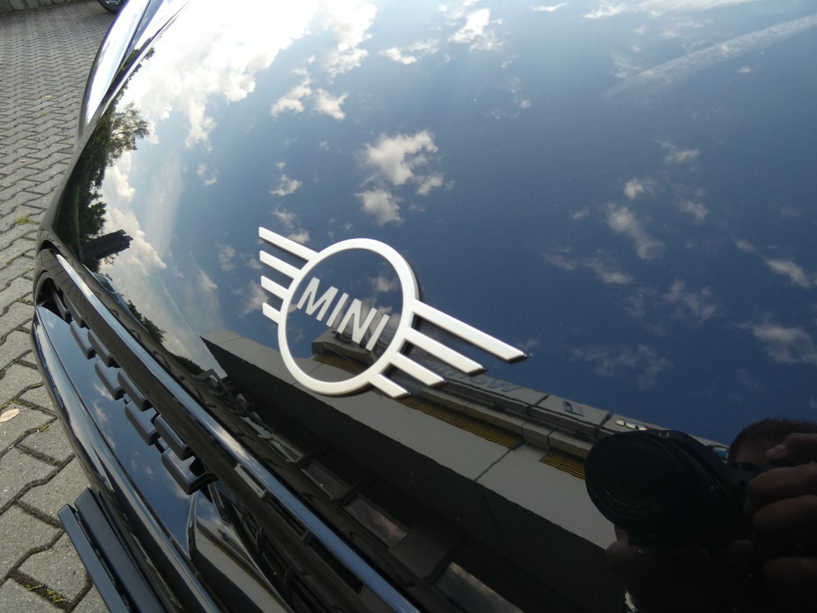 MINI Cooper C - Samsaru's Car Outlet