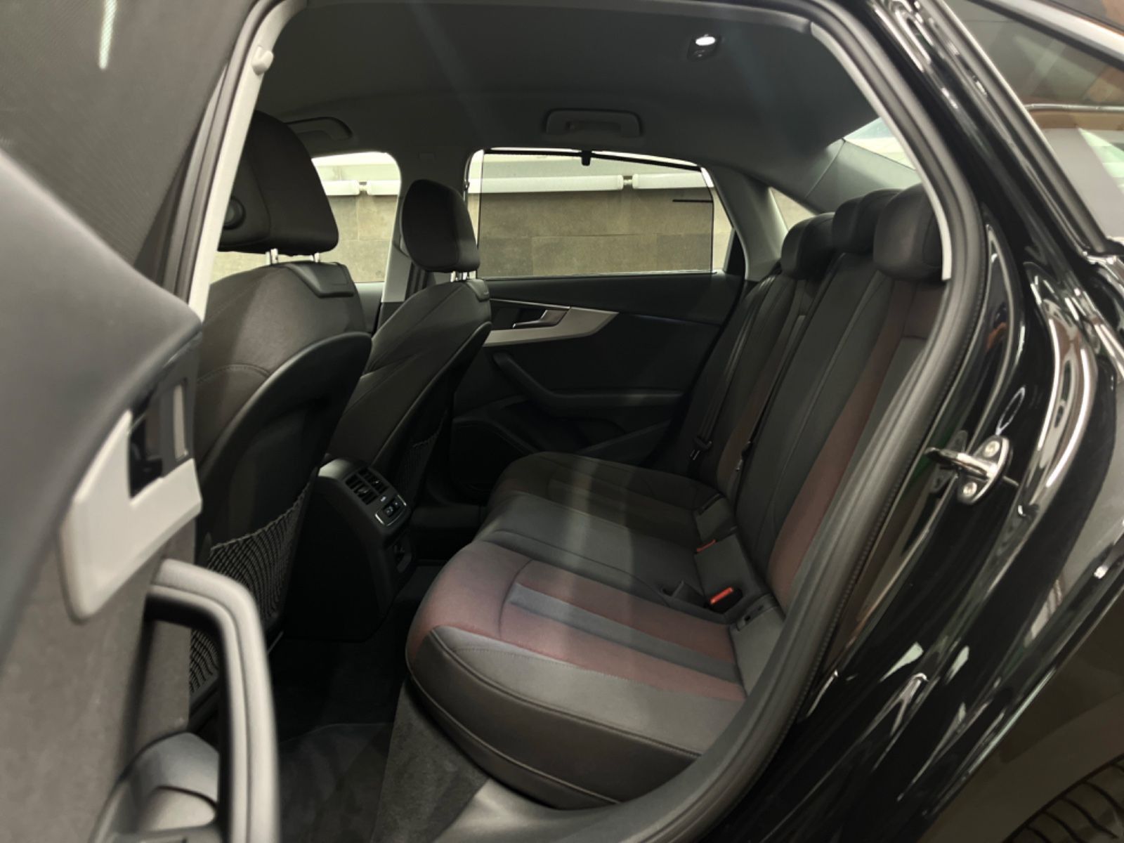 Audi A4 Lim. 40 TFSI advanced - Samsaru's Car Outlet