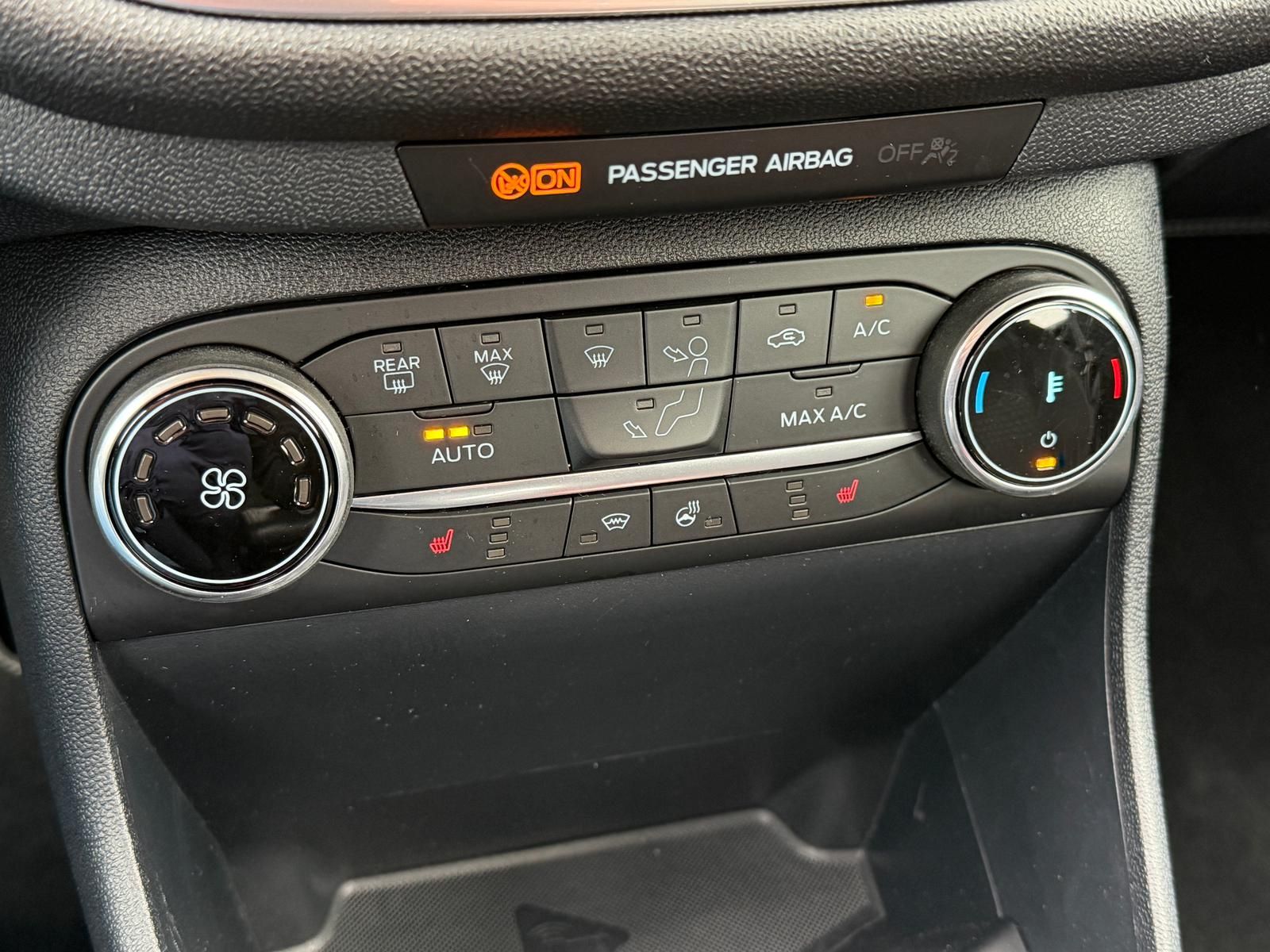 Ford Fiesta Titanium Autom*LED*ACC*RFK*WiPa*Navi*PDC*