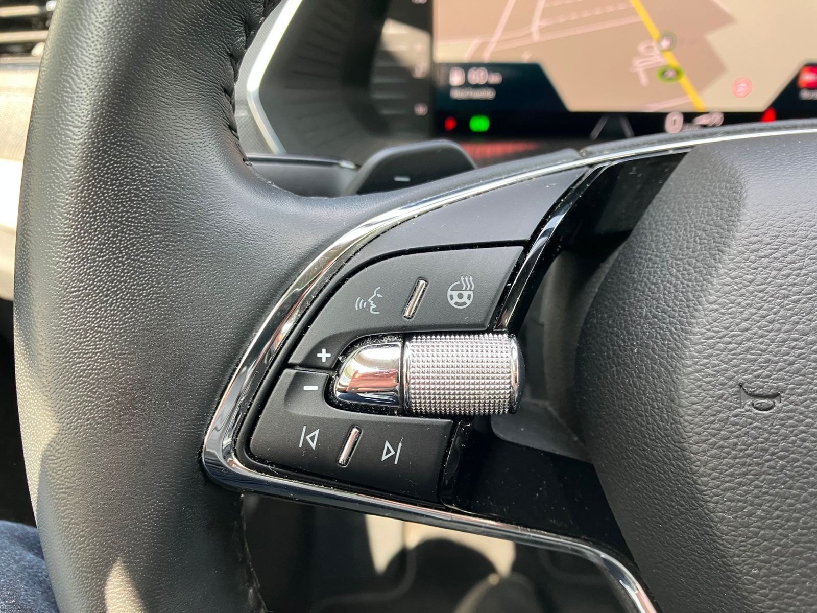 Skoda Octavia Combi 2.0 TDI Style - Samsaru's Car Outlet