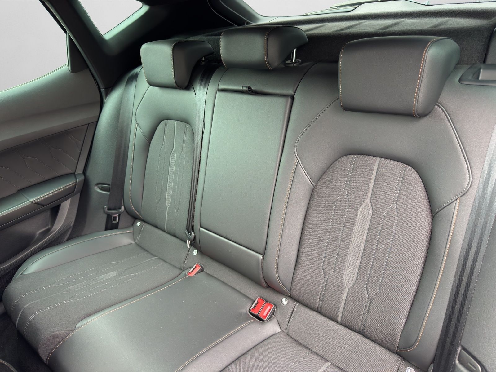 Cupra Formentor VZ 2.0 TSI 4Drive NAVI AHK KAMERA ACC