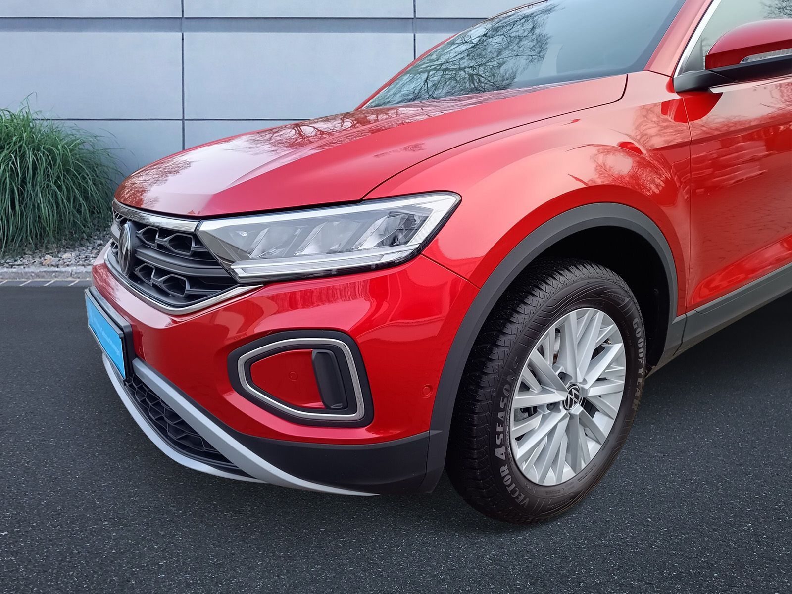 Volkswagen T-ROC Life 1.5 TSI DSG - Samsaru's Car Outlet