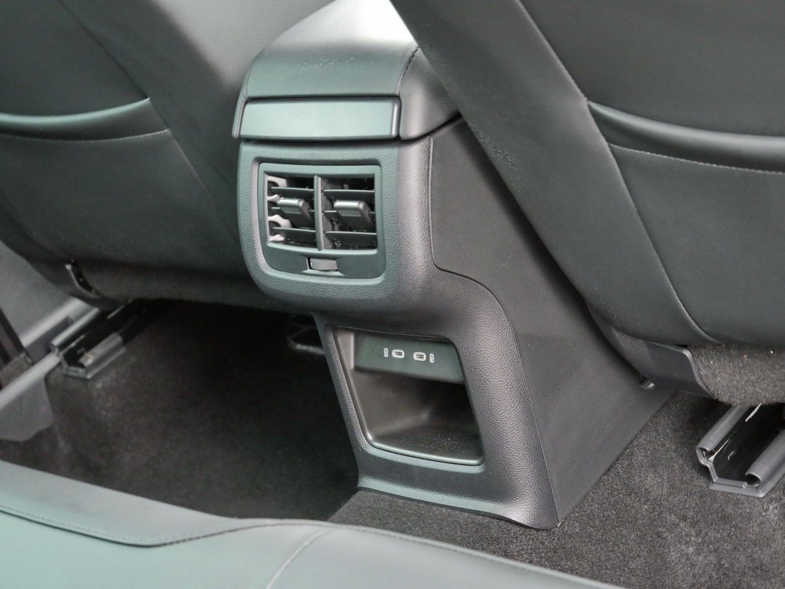 Seat Ateca Xperience 2.0 TDI LED*AHK*RFK*ACC*Navi
