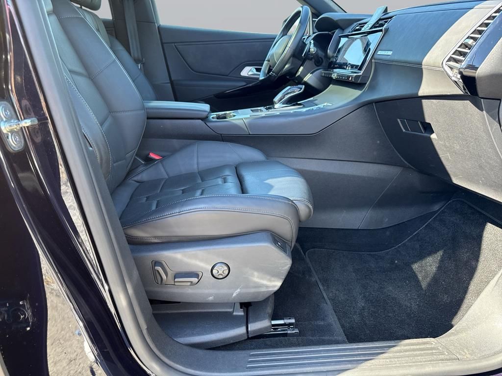 DS Automobiles DS7 Crossback E-Tense 4x4 Louvre