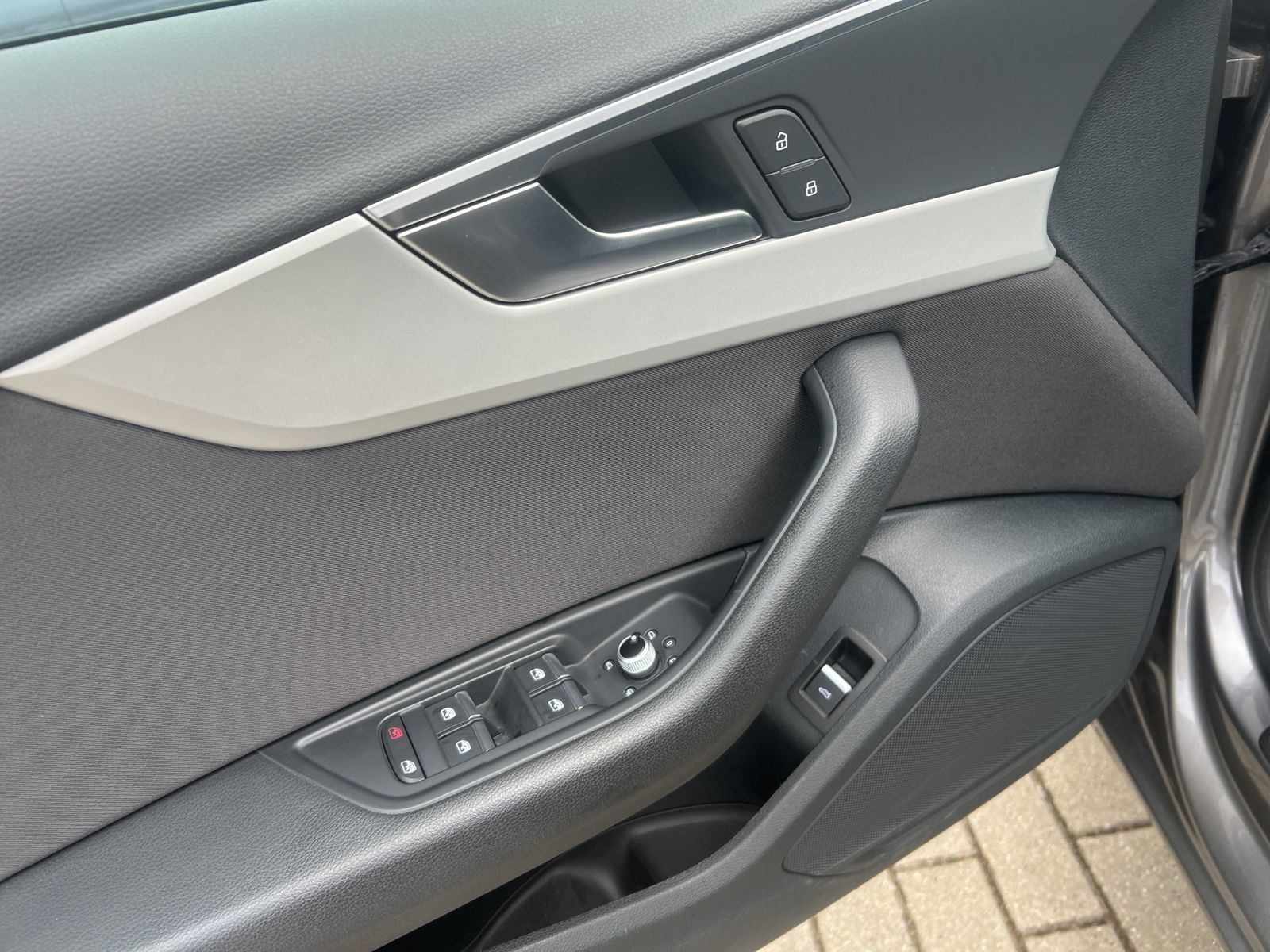 Audi A4 Avant 35 2.0 TDI - Samsaru's Car Outlet