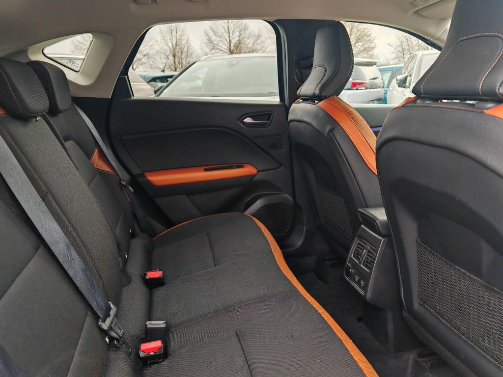 Renault Captur E-Tech 160 Plug-In Hybrid INTENS - Samsaru's Car Outlet