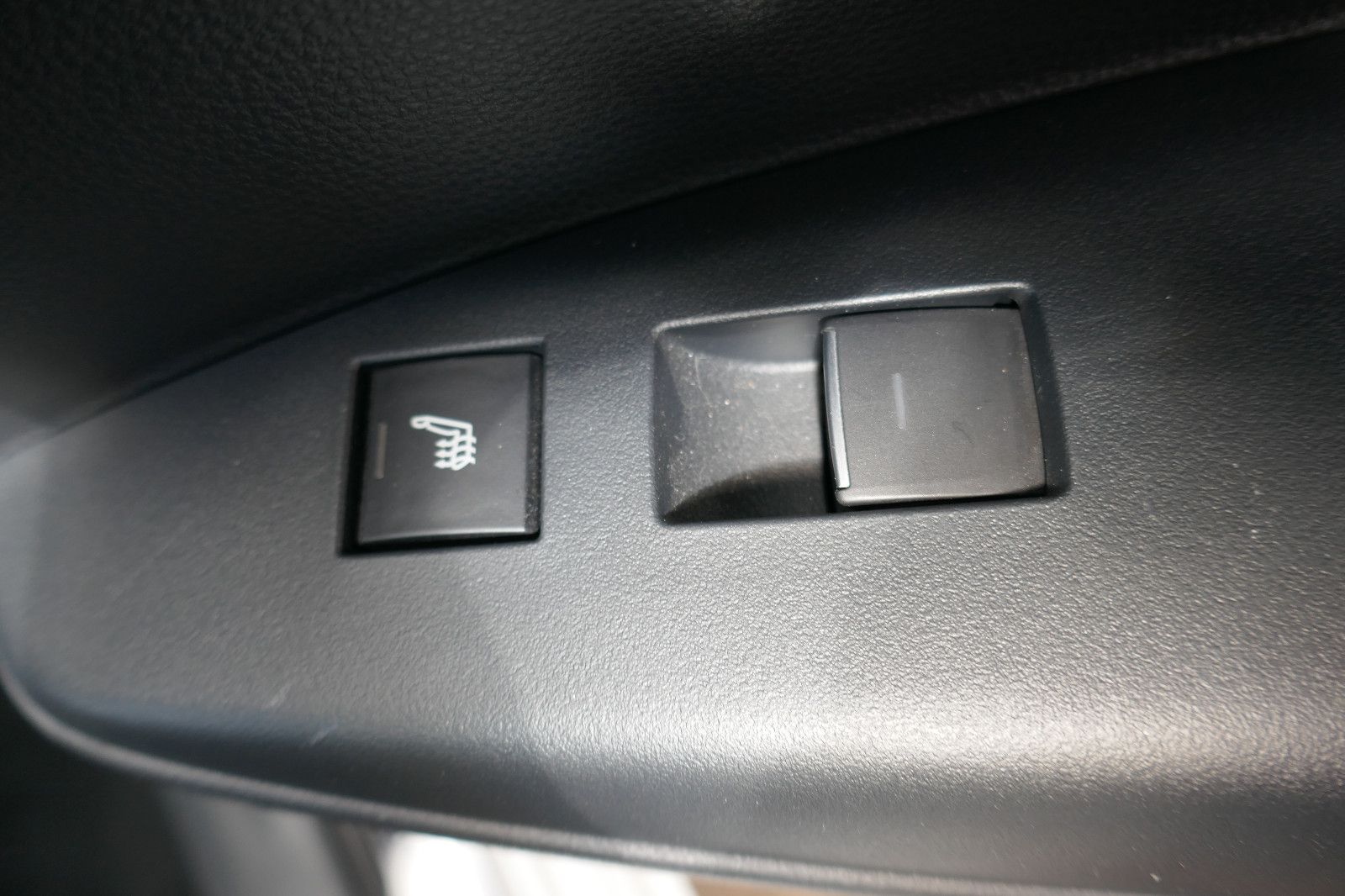 Toyota Corolla 2.0 Hybrid Lounge - Samsaru's Car Outlet